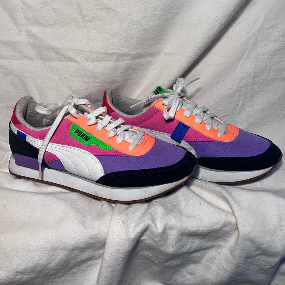 PUMA FUTURE RIDER PLAY ON SHOES LUMINOUS PURPLE/FLUO PINK